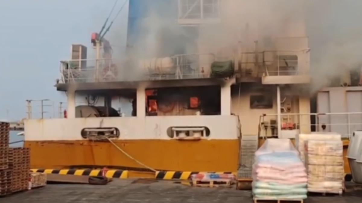 澎湖貨輪起猛烈火勢!延燒至四樓駕駛艙 9人驚覺全是煙急逃
