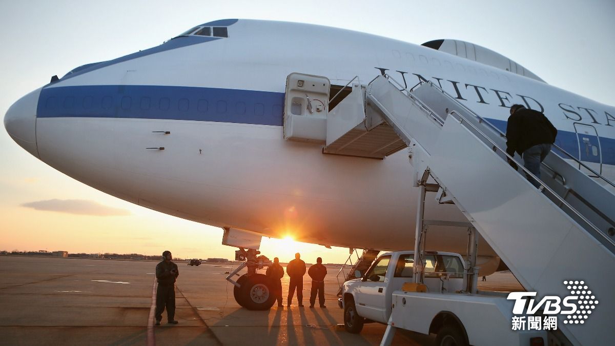 伊朗期限將至!美軍「末日飛機」E-4B守夜者升空引關注