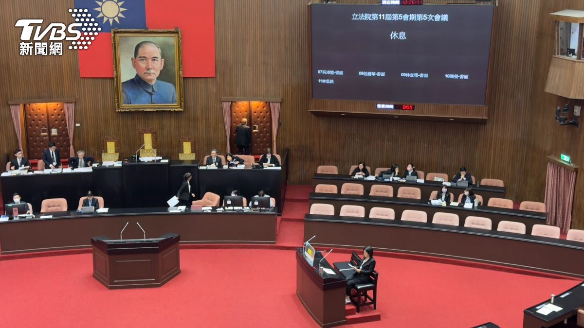 卓榮泰拒絕李貞秀質詢 韓國瑜1裁示「她尬坐台上」