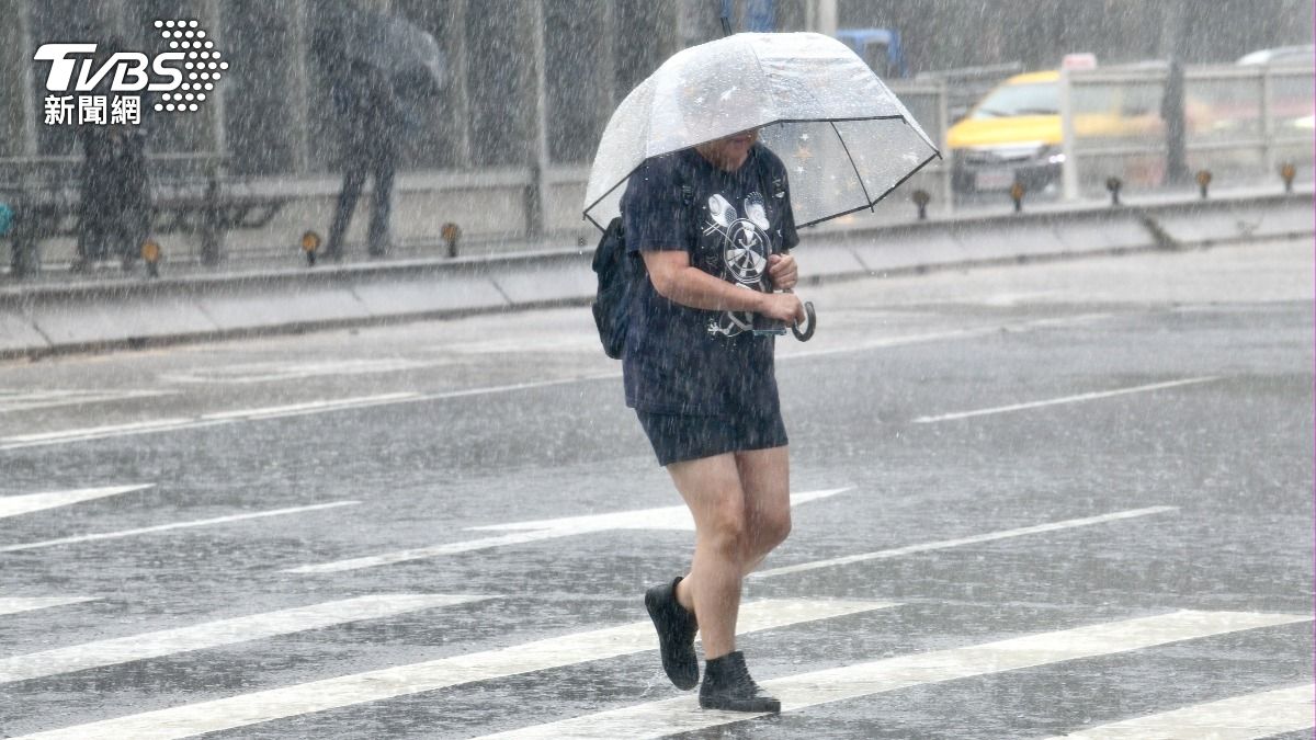 天氣/明雷雨續轟「2地」!雨神這天才下班 颱風最快週五生成