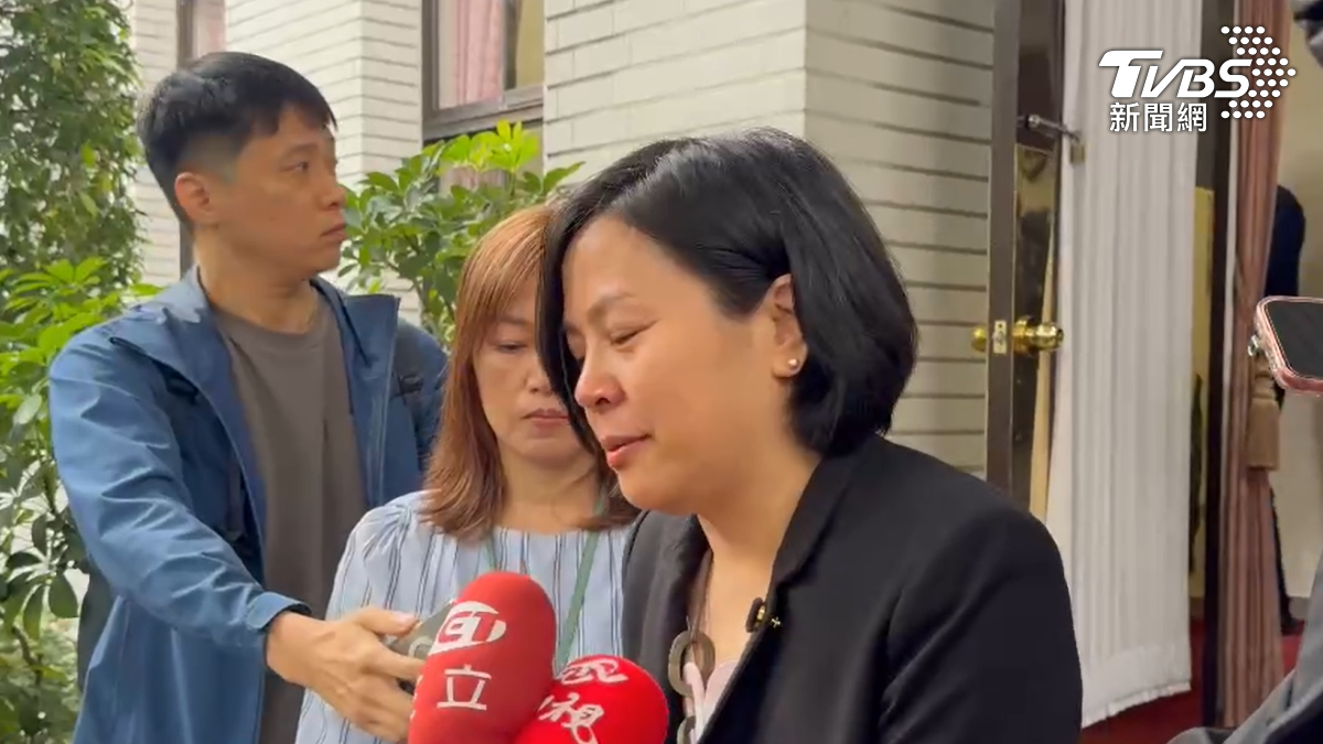 卓榮泰拒上台「再對空氣質詢」 李貞秀哭了:公然羞辱陸配立委