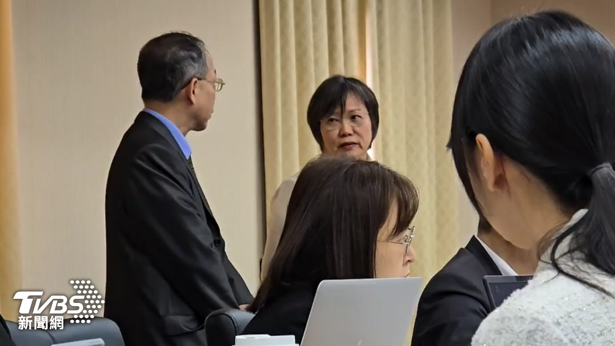 李貞秀再質詢!官員想回應「綠委急出聲阻止」 劉世芳也看一眼