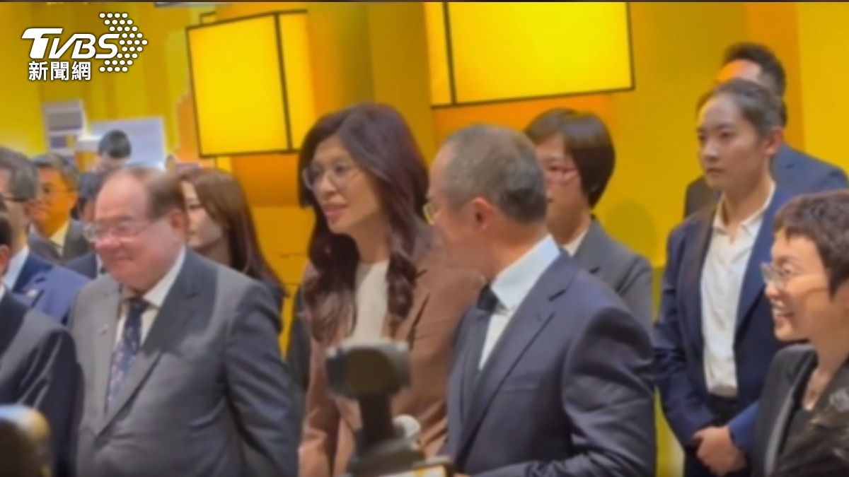 影音/訪陸第二天!鄭麗文體驗無人機送餐 籲台服務業結合AI