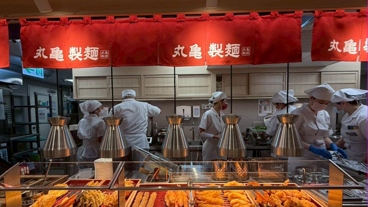 丸亀製麵普通卻總排隊?網曝「3大優勢」:美食街裡CP值最高