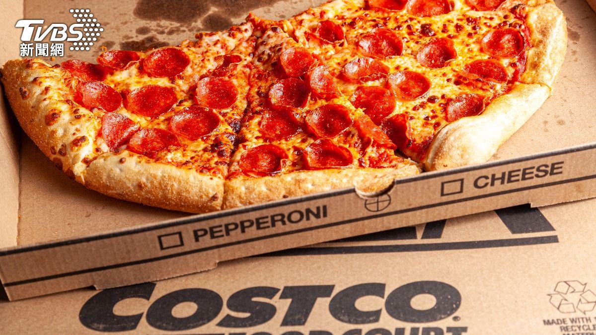 以為店員偷懶!好市多披薩「不切斷」原因曝 網:其實超貼心