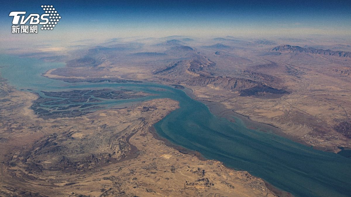 停火超過1天!逾453船滯留荷姆茲海峽 專家:航運恢復需時間