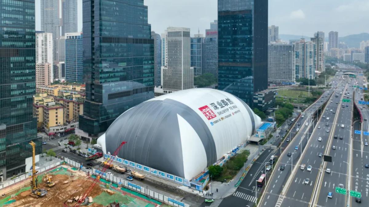 深圳鬧區驚見「巨大枕頭」?走近一看竟是工地 黑科技全曝光