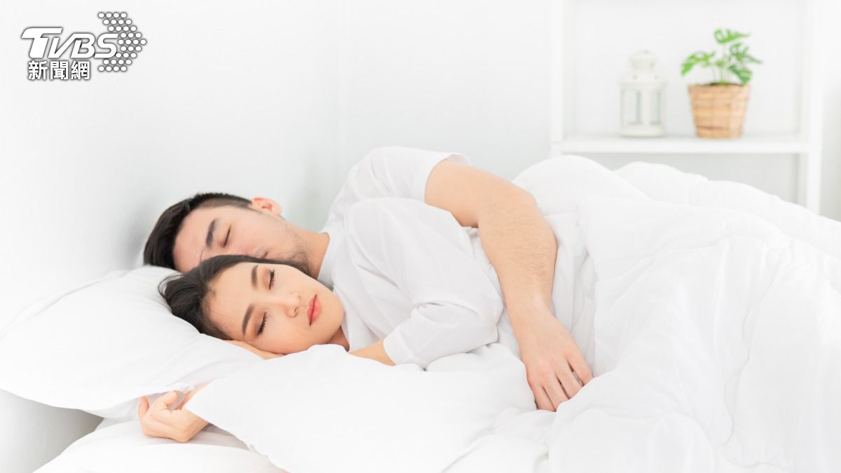越抱越好睡!醫推「擁抱30秒」壓力全消:身體秒進修復模式