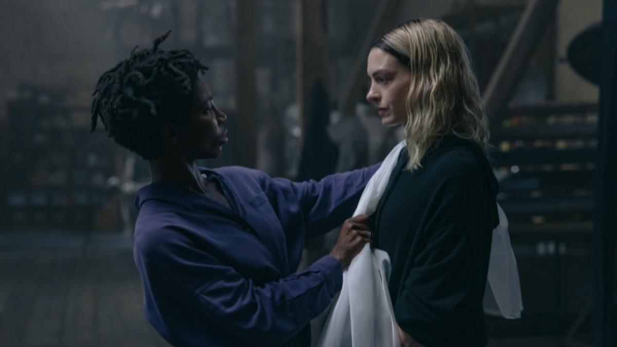 極致崩壞!安海瑟薇《魅影巨星》漂白金髮驚悚登場 揭密流行偶像崩潰內幕