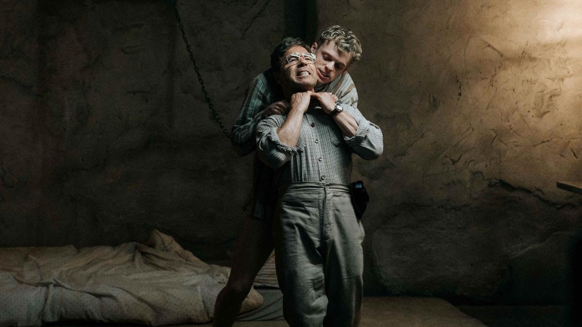 19歲少年慘遭影帝綁架「鐵鍊栓頸」關地下室 《你罪乖》揭露恐怖教化實驗