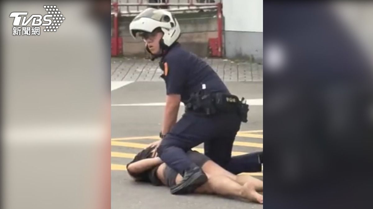 獨家影音/緬甸生街頭失控!攻擊騎士波及路邊機車 曾潛入店家偷錢