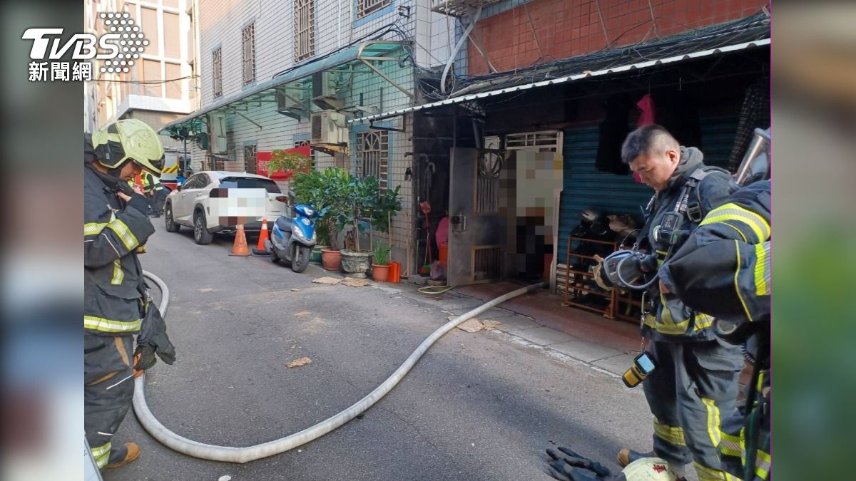 三重民宅清晨氣爆!23歲女「點打火機秒炸」全身30%燒傷