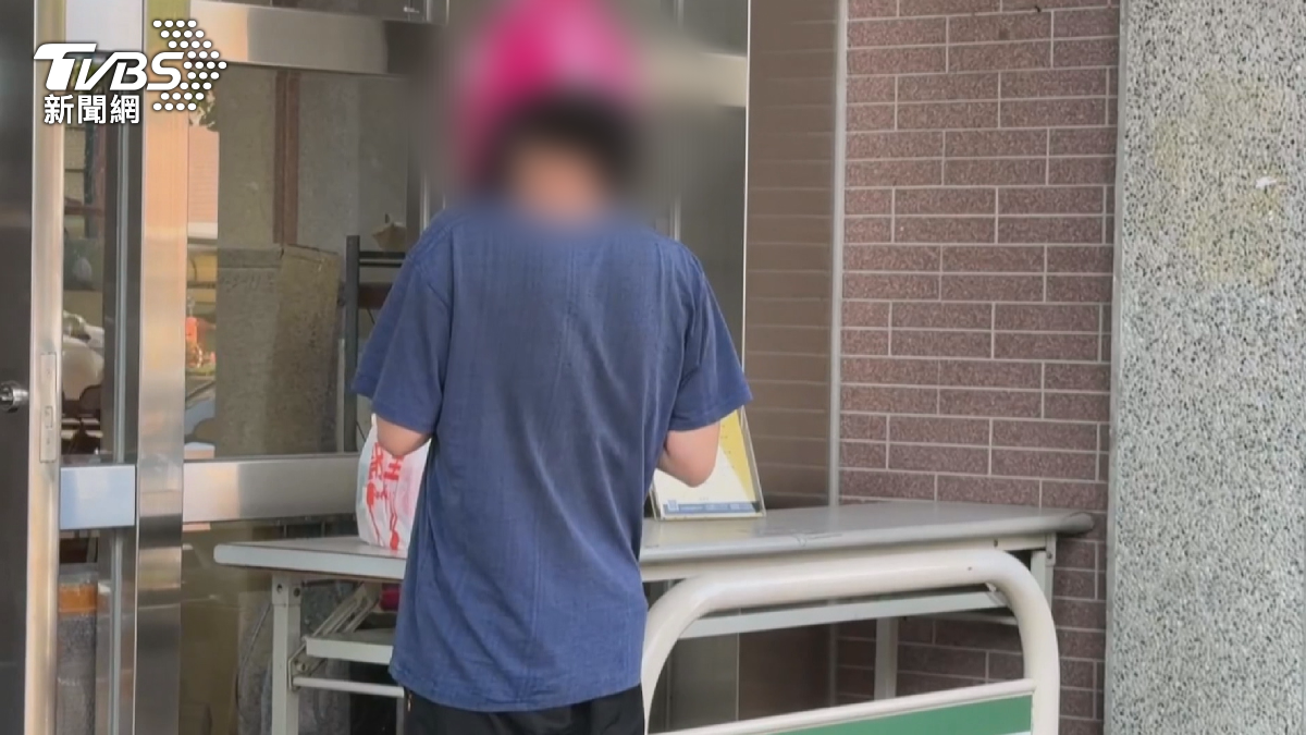 影音/不滿送上樓+5分鐘未取餐!外送員公佈住戶地址姓名公審