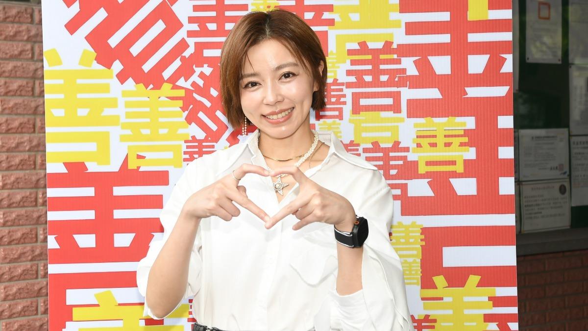 王瞳唱亡夫遺作哭了!爆「4個月0工作」扛驚人房貸 艾成爸勸她交男友