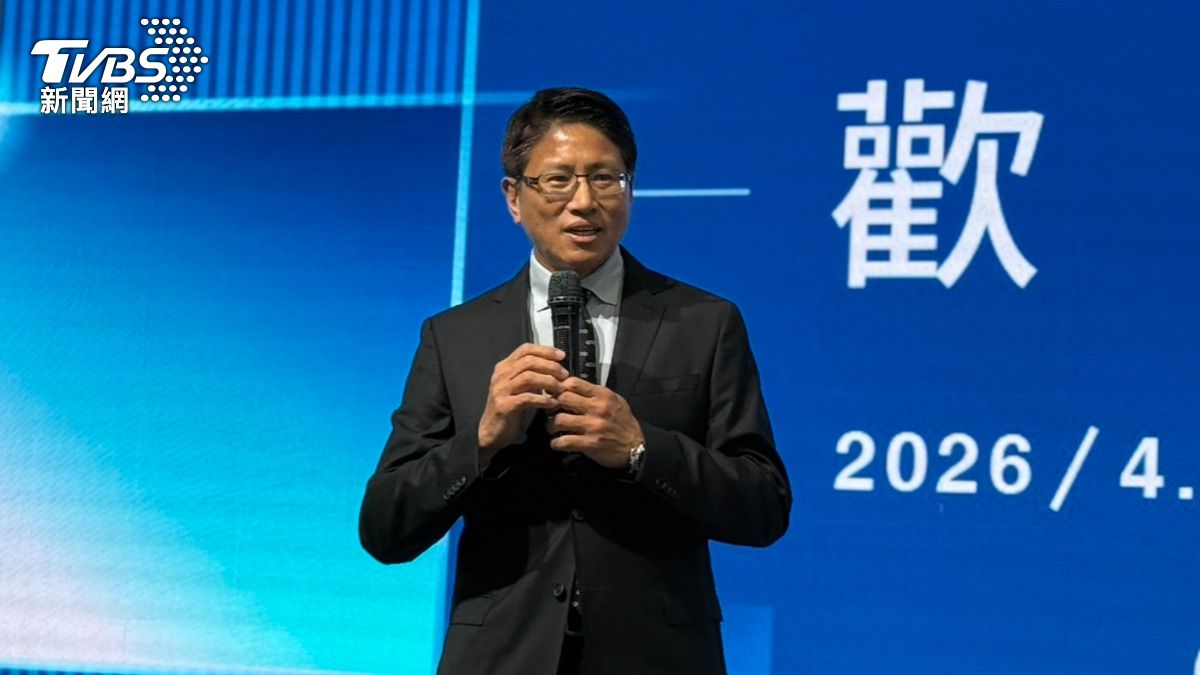 鴻海磷酸鋰鐵電池今年量產!設計製造一條龍 Model C同推進