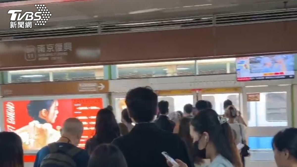 文湖線故障!上班時間「列車突卡住」 北捷:車門偵測迴路異常