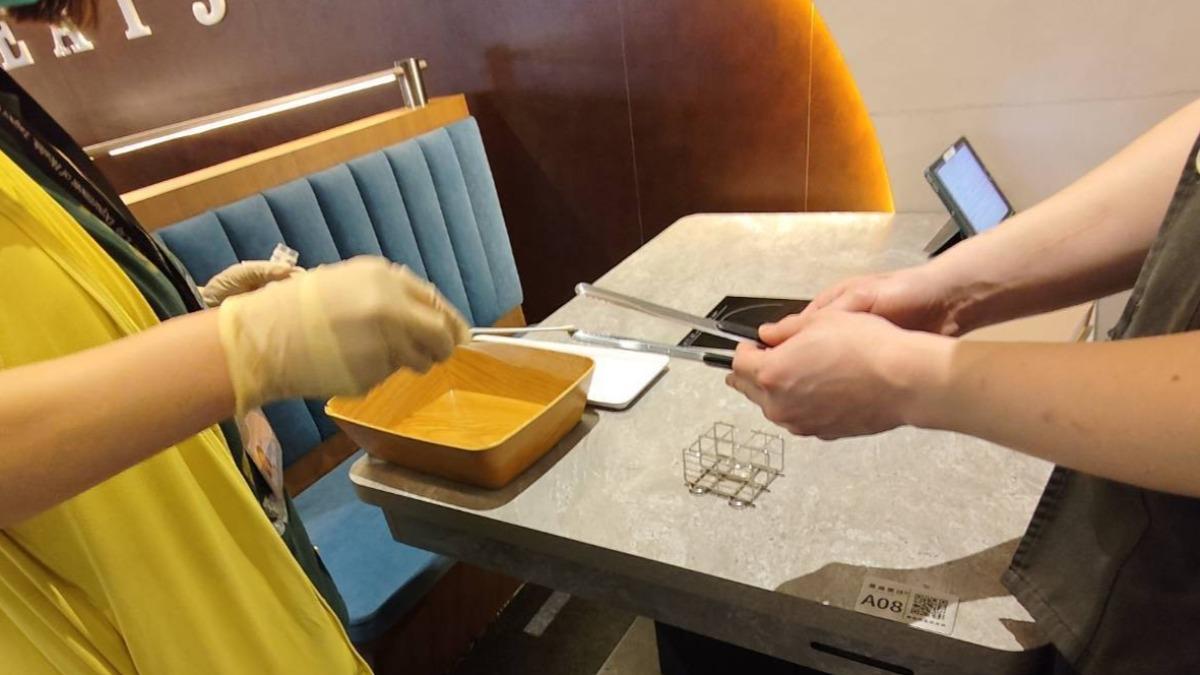 北市麻辣鍋吃到飽爆食安問題 客控吃到「尿味螃蟹」上吐下瀉送急診