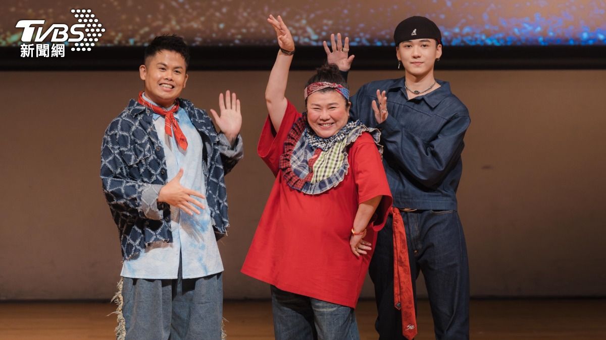 《食尚玩家》推出全新企劃《我們這一家》,藝人張再興(左起)、林美秀、Ozone周祖安共同現身發表會現場 。(圖/TVBS)