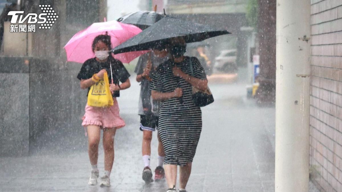 明天天氣/宜花防大雨!鋒面接力報到 雨彈「這時間」炸全台