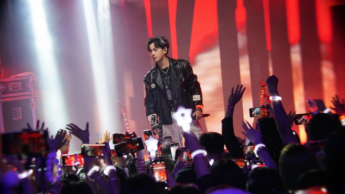 「呼延覺羅脩」竟然紅21年!陳德修帶《終極》開唱 拍攝內幕曝光