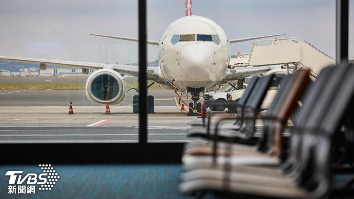 燃油費暴漲5倍!航空業急調行李費 全球運力下降3%