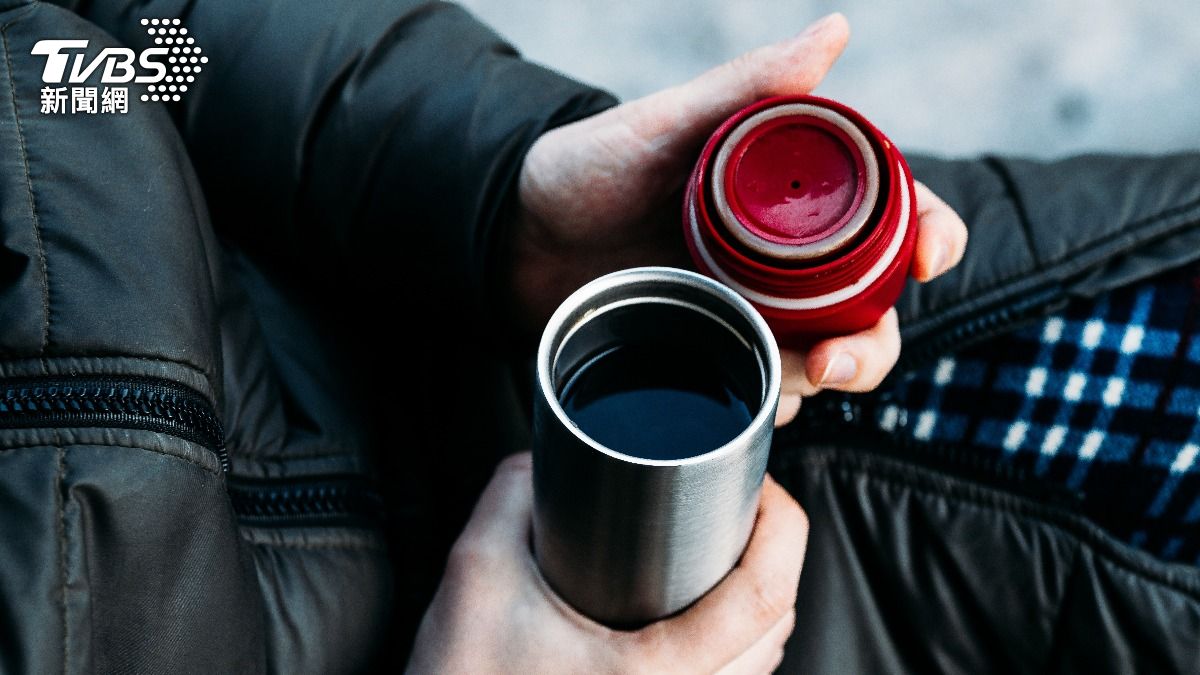 保溫杯沒壞「3情況一定要換」!無毒教母:不建議裝碳酸飲料