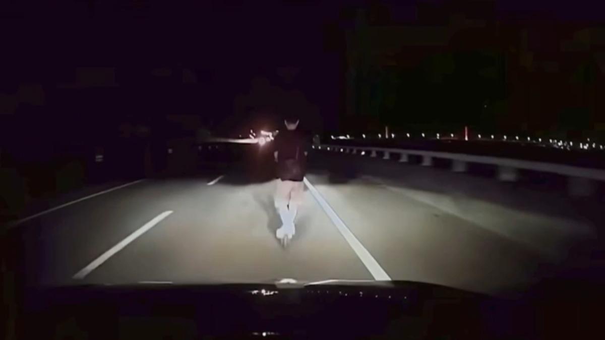 男「酒駕電動滑板車」闖台68線 黑暗中高速遭撞飛驚悚畫面曝
