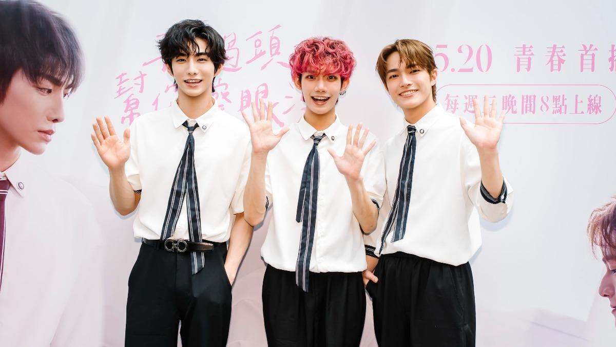 禾雁凱（左起）、張鈞嘉、鄭彫秦出席《轉過頭，幫你擦眼淚》首映記者會。（圖／踢帕娛樂提供）