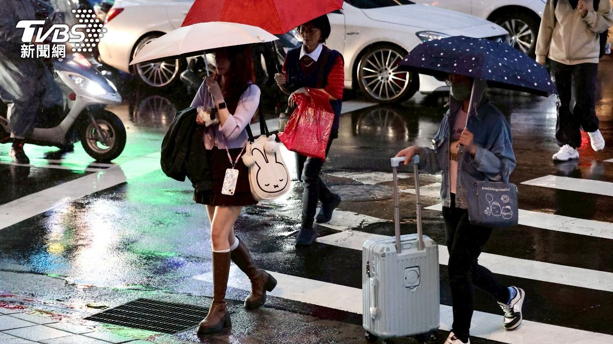 天氣/雷雨準備開炸!午後「雨彈擴半個台灣」變天 大台北警戒
