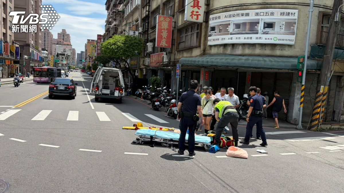 快訊/休旅車轉彎未禮讓!永和騎士猛撞「頭重創」失去生命跡象