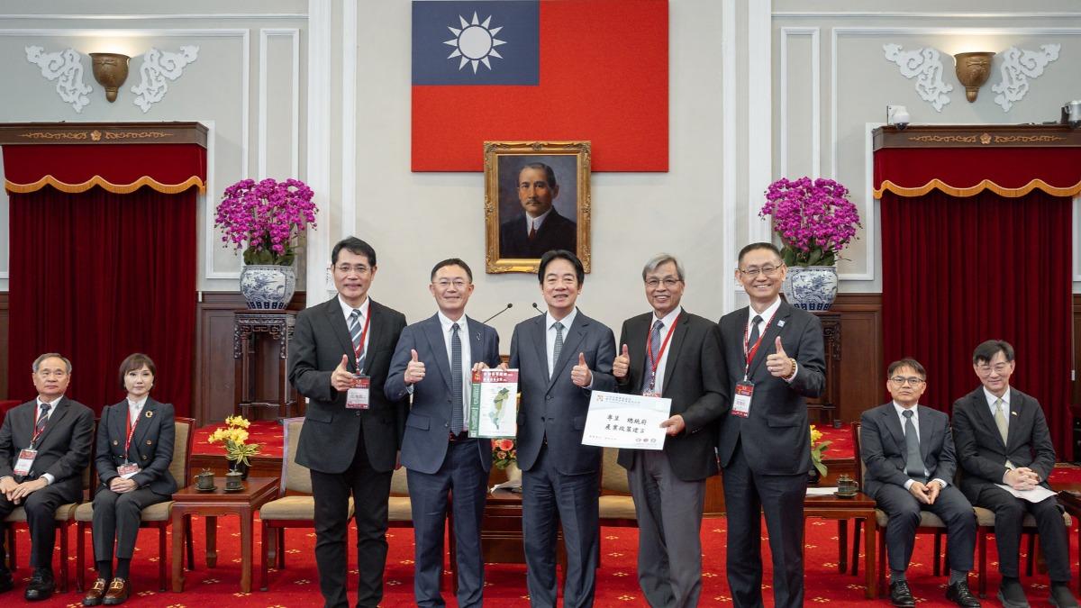 總統:推低碳智慧及具韌性建築 打造永續生活環境