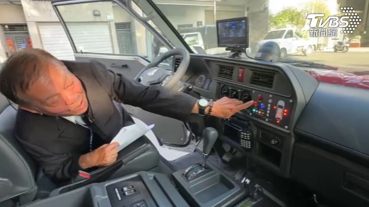 運鈔車遭撞怎護鈔?保全業者揭密「紅色按鈕」秒讓車GG