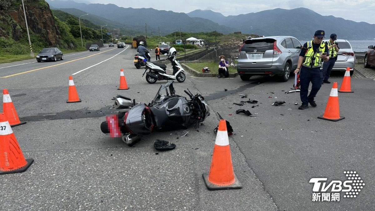 貢寮台二線發生嚴重車禍碰撞 重機騎士當場OHCA送醫搶救中