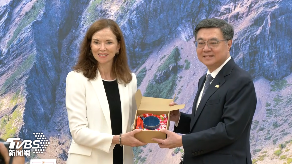 Premier Cho calls for deeper defense ties with Canada