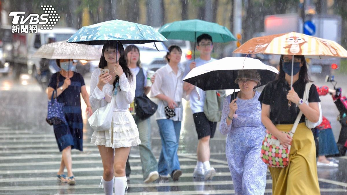 明天天氣/先熱再雨!雷雨彈這天開炸 準颱風薔蜜預測路徑曝