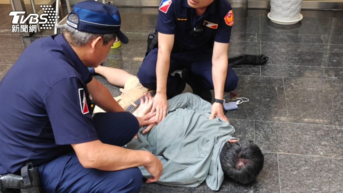 快訊/台中又現球棒隊!男子衝進台中市政府打爆一排電腦