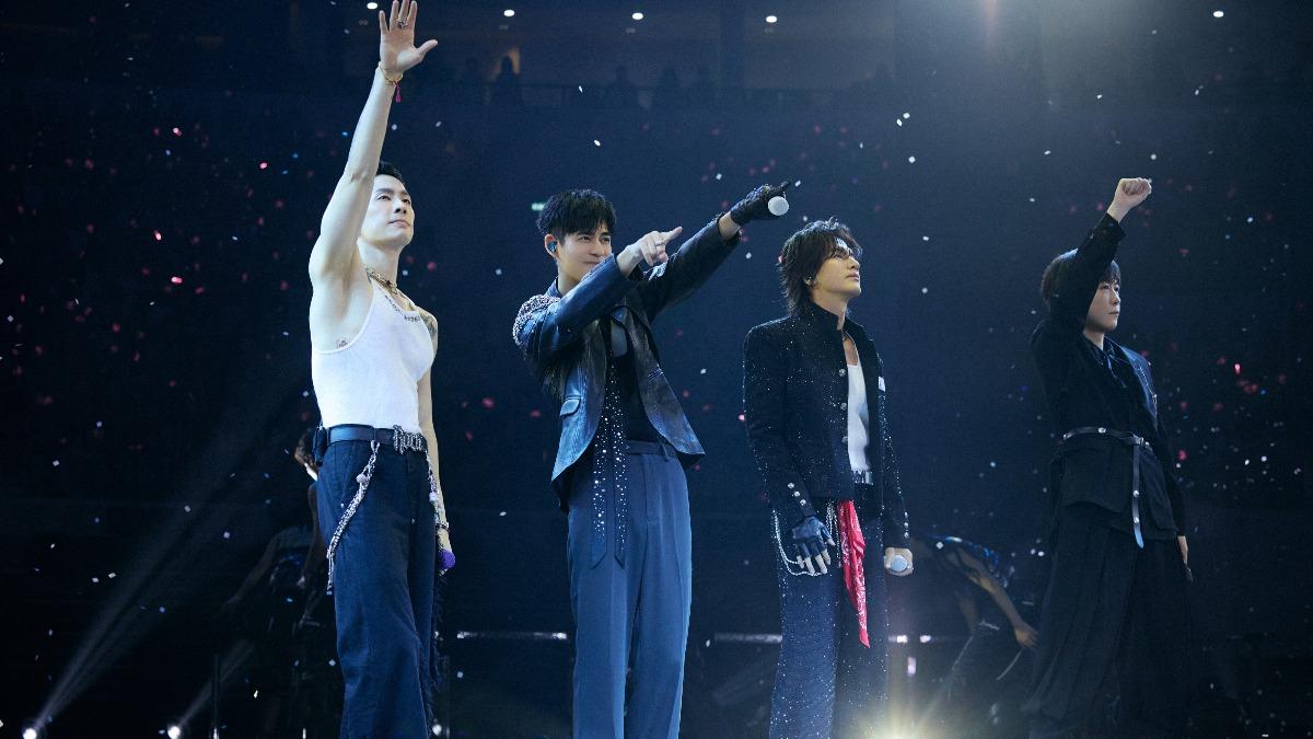 等了29年!五月天阿信「第一次」到這裡演出 F3感性告白