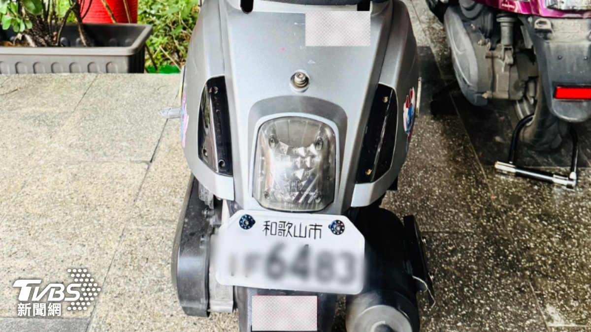 違停機車懸掛日本和歌山假牌!車要扣押 女不給鑰匙嗆警「用牽的」