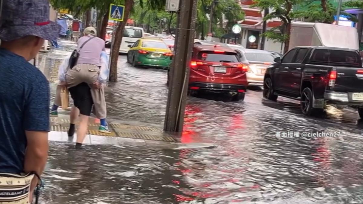 影音/曼谷變「水樂園」 泰國6至10月雨季 午後暴雨淹水
