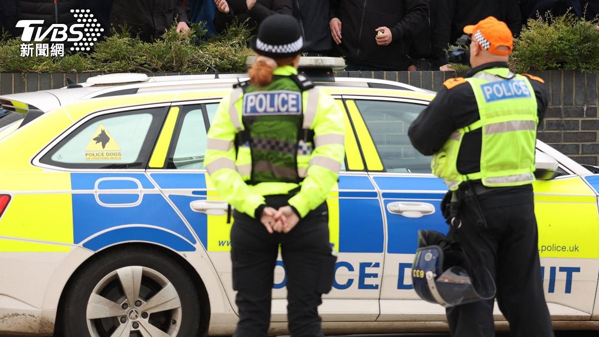 狂喊「無法呼吸」!英國白男遇刺仍被上銬 警方處置掀爭議