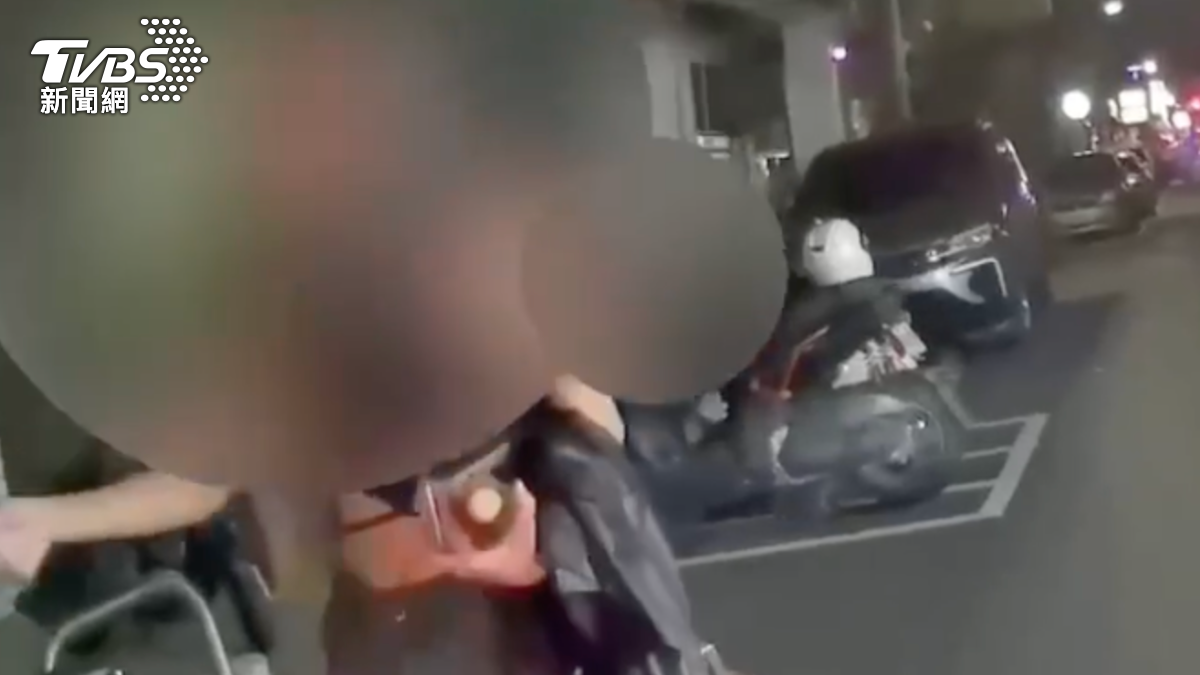 萬華男帶刀閒晃突襲情侶!持刀威脅還推人 遭逮辯稱:在勸架