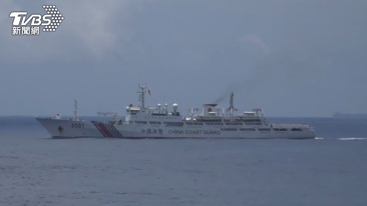 影音/中共4公務船「專項執法」 海巡5艦對峙監控