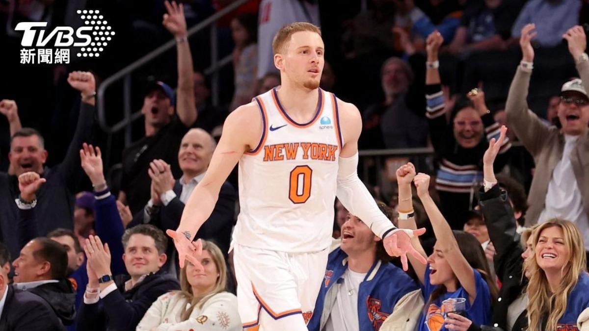NBA/兄弟籃球!拄枴杖挺兄弟 迪文森佐帶傷現身紐約尼克G3