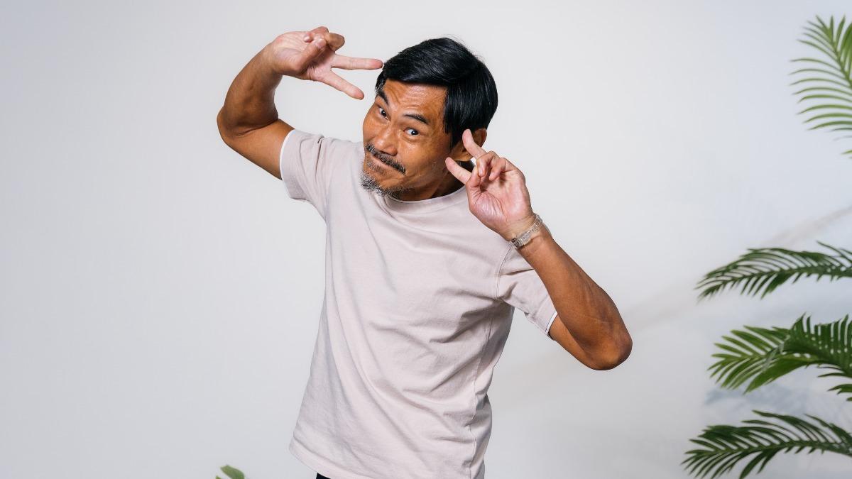 夏靖庭演出「甜蜜蜜冰菓室」的阿公。（圖／大愛提供）