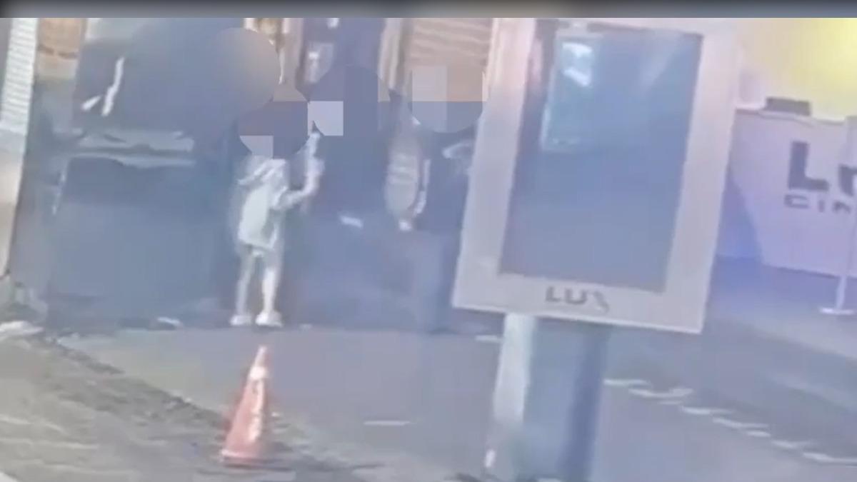 西門町爆街頭衝突!2男「爭風吃醋」動手 女子夾中間超尷尬