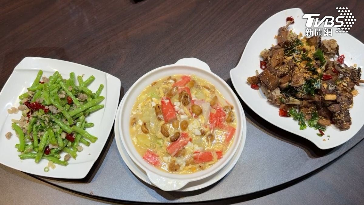 熱炒2千7算成4千?客怒給負評 菜鳥店員:緊張看錯已退錢