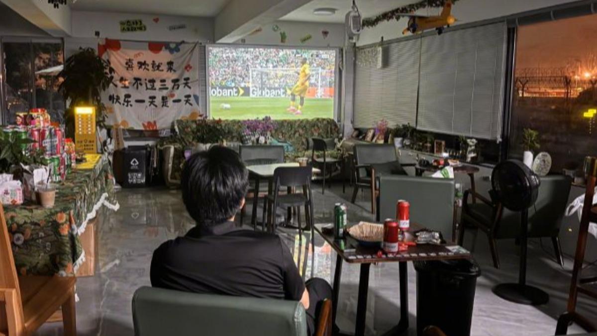 2026世界盃/最孤單開幕戰!老闆邀4000人看球「0人到場」 辛酸背影曝光