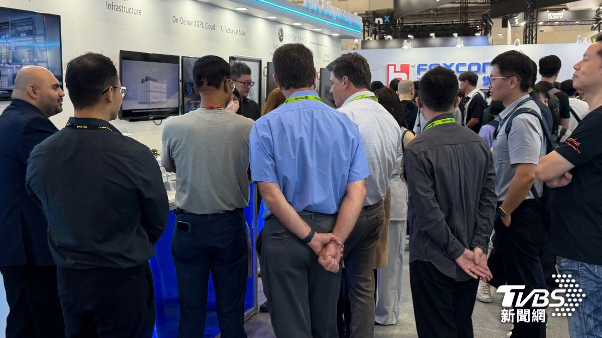 Taiwan’s AI Server Makers Extend Record Run in May
