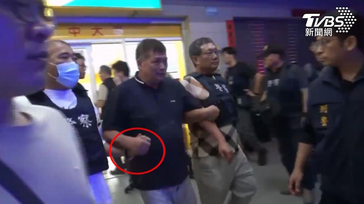 林裕峰持槍對峙!「雨刷」一夜成勸降主角 小隊長傾聽卸心房