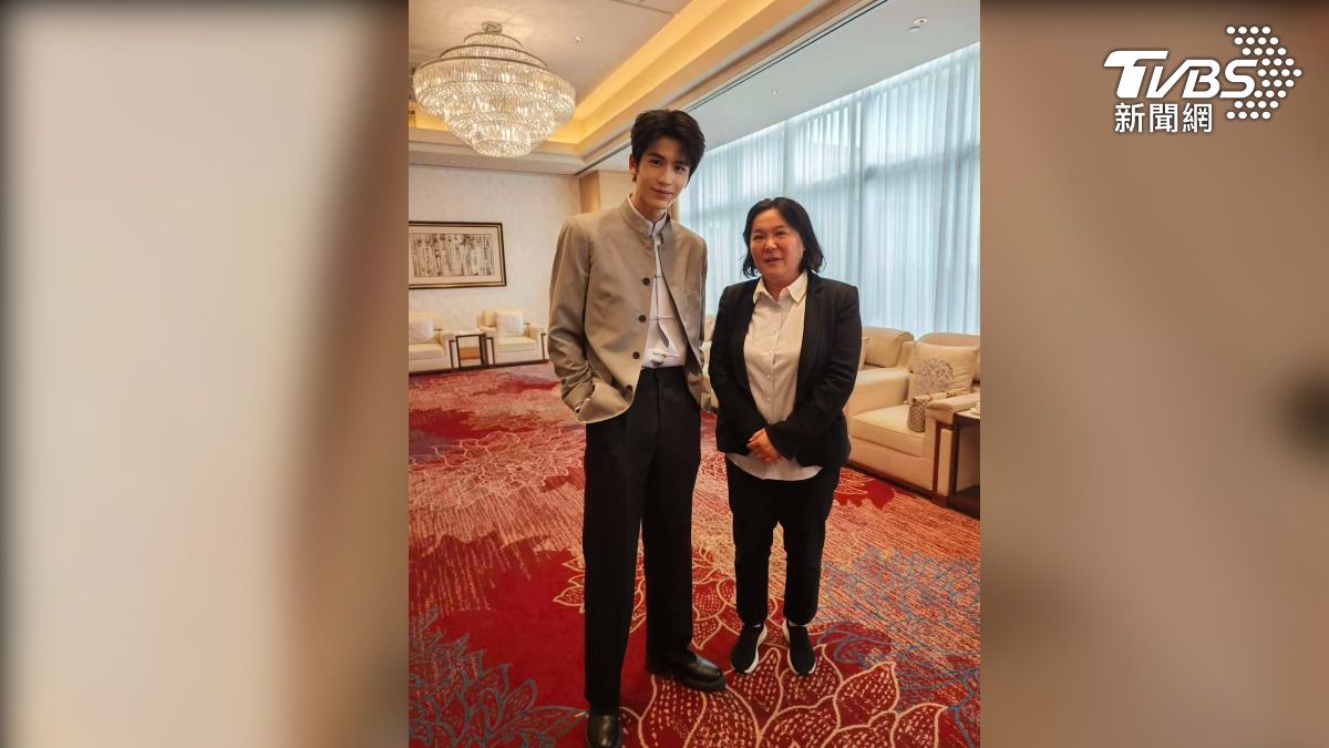 合照曝光!陳玉珍甜笑讚張凌赫體貼1動作 嗨喊「我有統戰他」